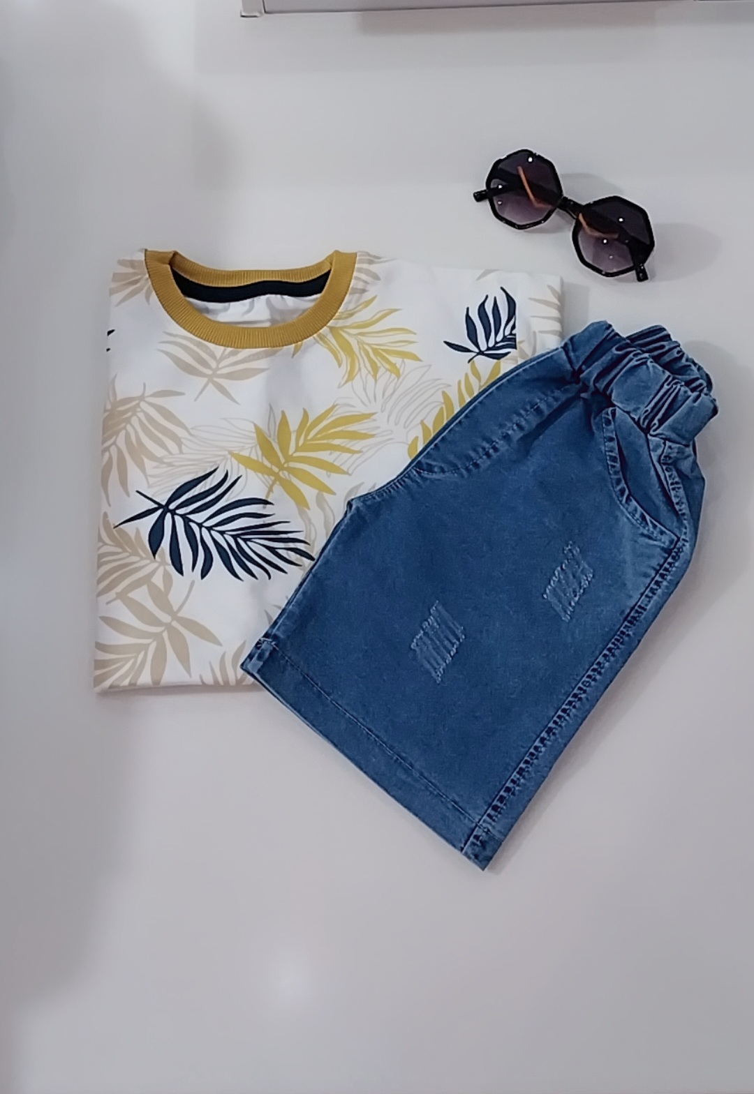 تیشرت و شلوارک - تصویر 2